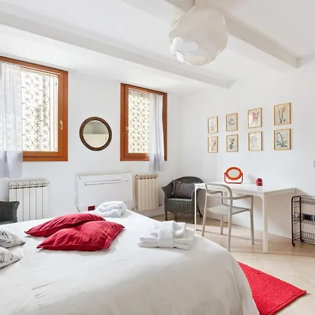 아파트 Riva Di Biasio Lovely Flat 베니스
