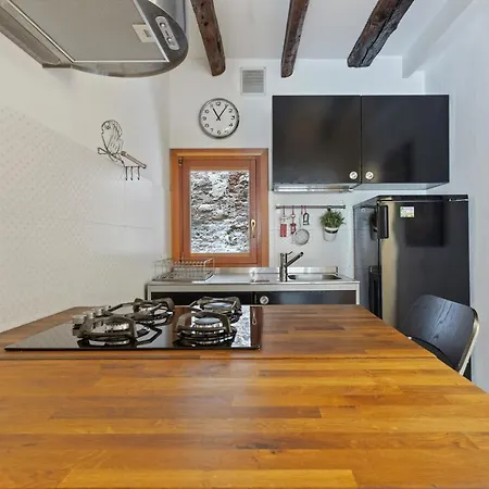 Riva Di Biasio Lovely Flat Venice